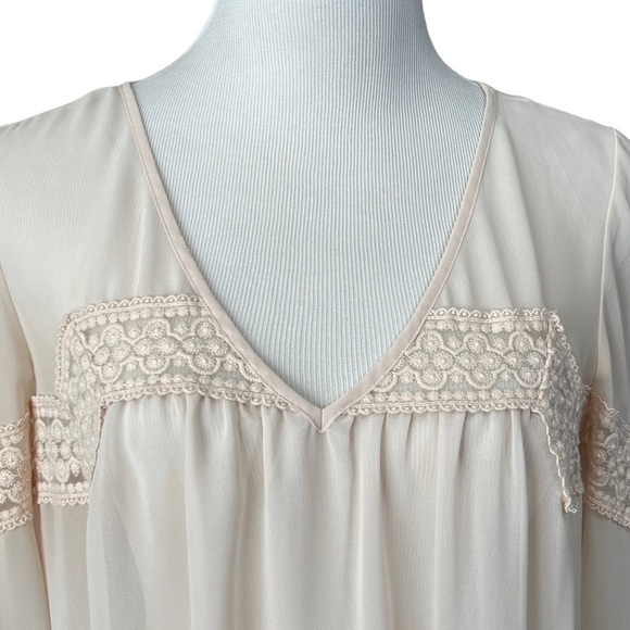LC Lauren Conrad Sheer Blush Dressy Blouse Size Medium - Picture 5 of 13